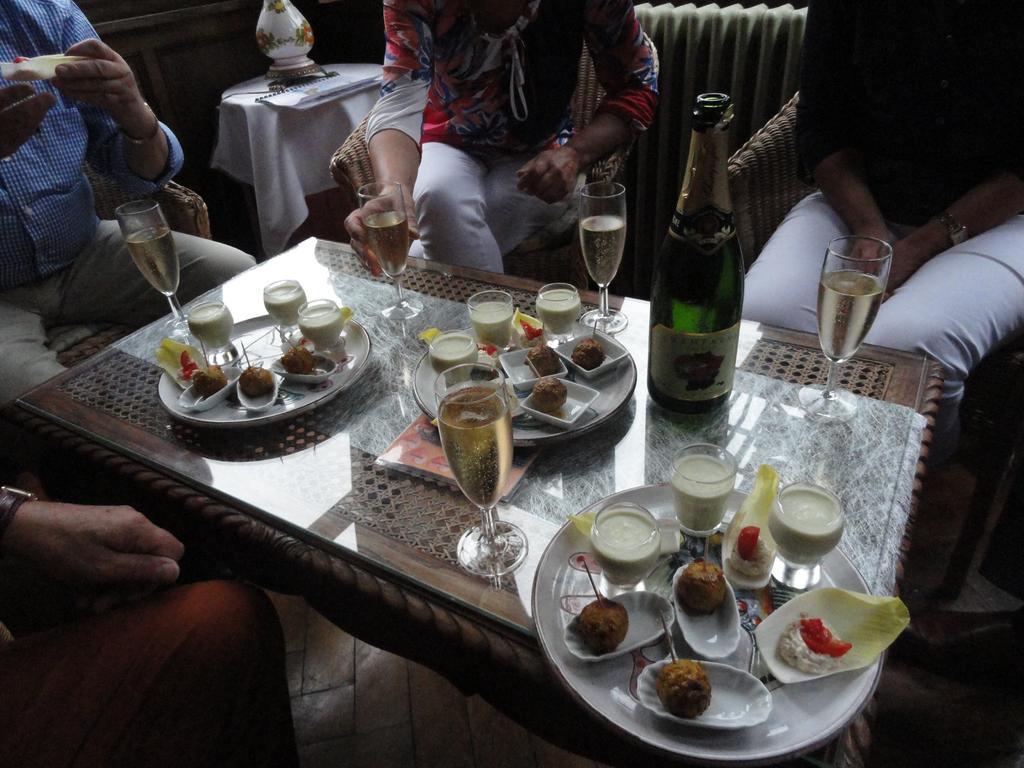 Chateau Bleu Hotel Trooz Zewnętrze zdjęcie